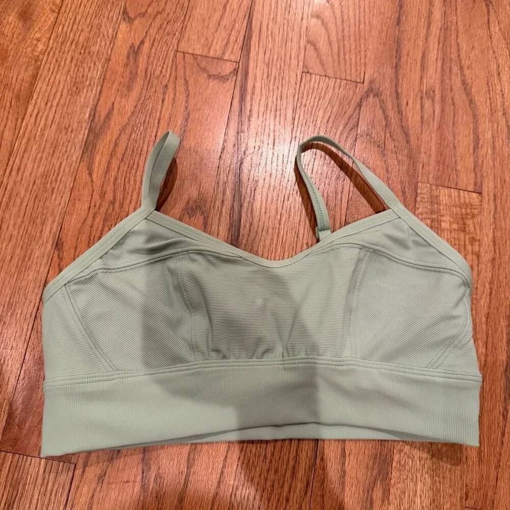 AERIE WOMENS SAGE GREEN SPORTS BRA SMALL